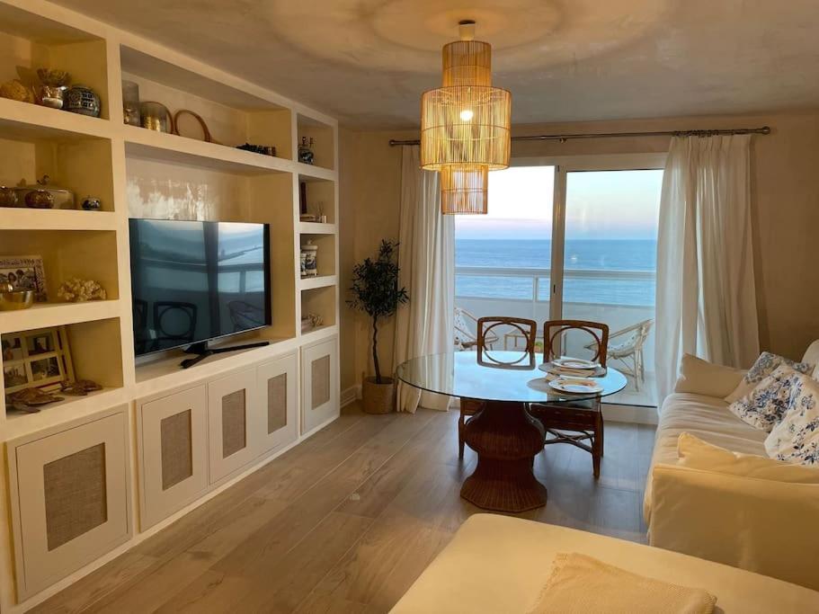 Maravilloso Apartamento En Primera Linea De Playa. トレグアディアロ エクステリア 写真