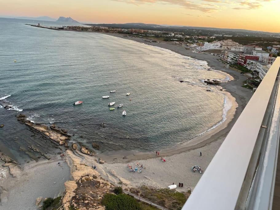 Maravilloso Apartamento En Primera Linea De Playa. トレグアディアロ エクステリア 写真